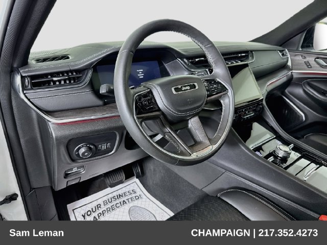 Used 2024 Jeep Grand Cherokee Overland w/ Luxury Tech Group IV AWD/4WD image 9
