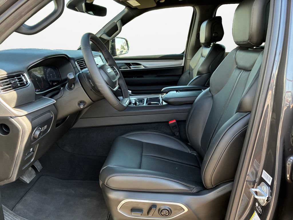 New 2026 Jeep Grand Wagoneer 4WD w/ Premium Group I image 19