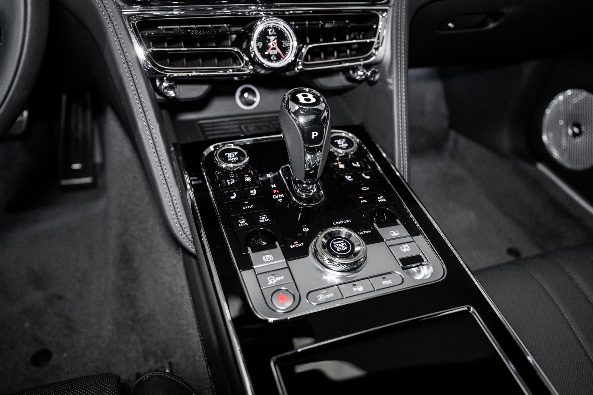 Used 2024 Bentley Flying Spur W12 image 44