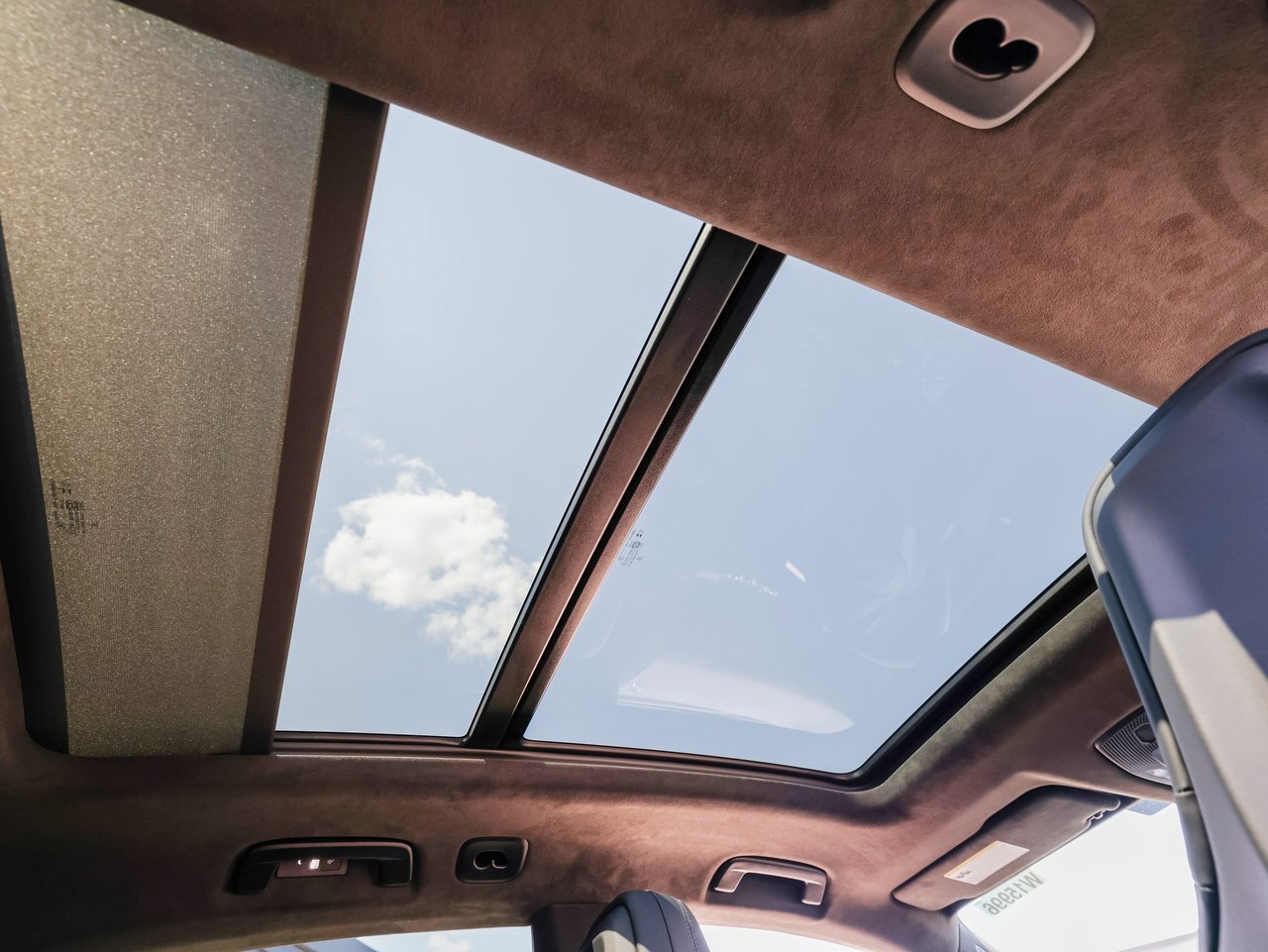 New 2025 Porsche Macan Turbo Electric image 27