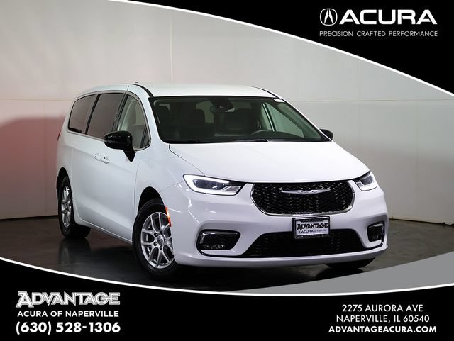 Used 2024 Chrysler Pacifica Touring-L FWD image 1