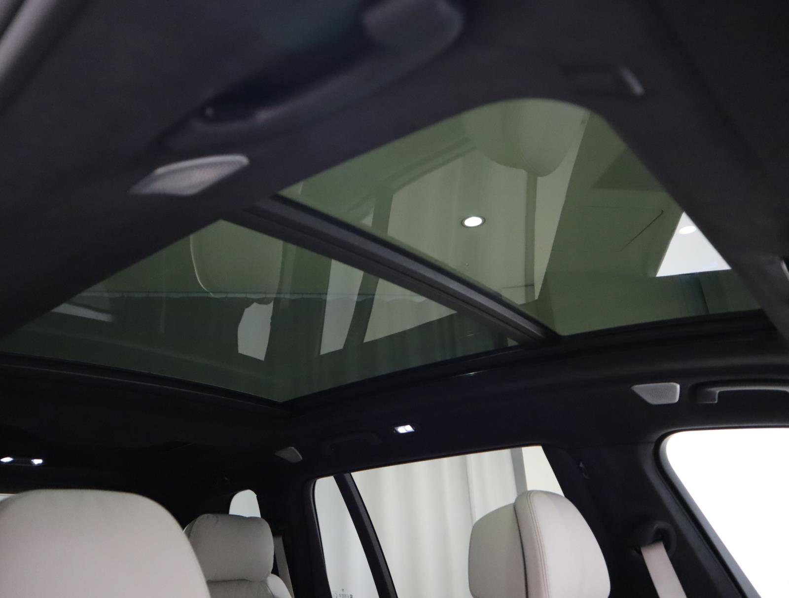 Used 2025 BMW X7 M60i image 19