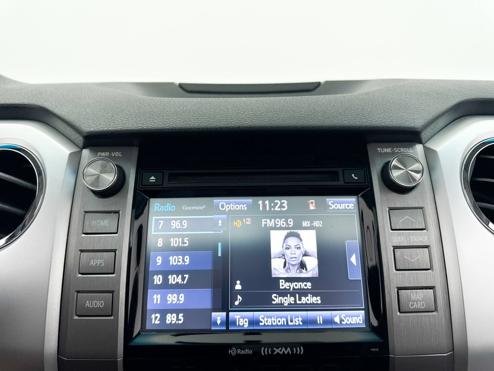 Used 2016 Toyota Tundra Limited w/ Limited Premium Package AWD/4WD image 6