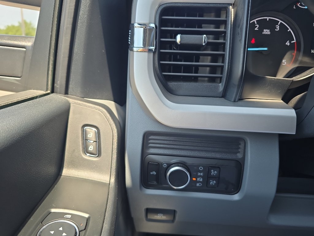 Used 2025 Ford F250 XL AWD/4WD image 26