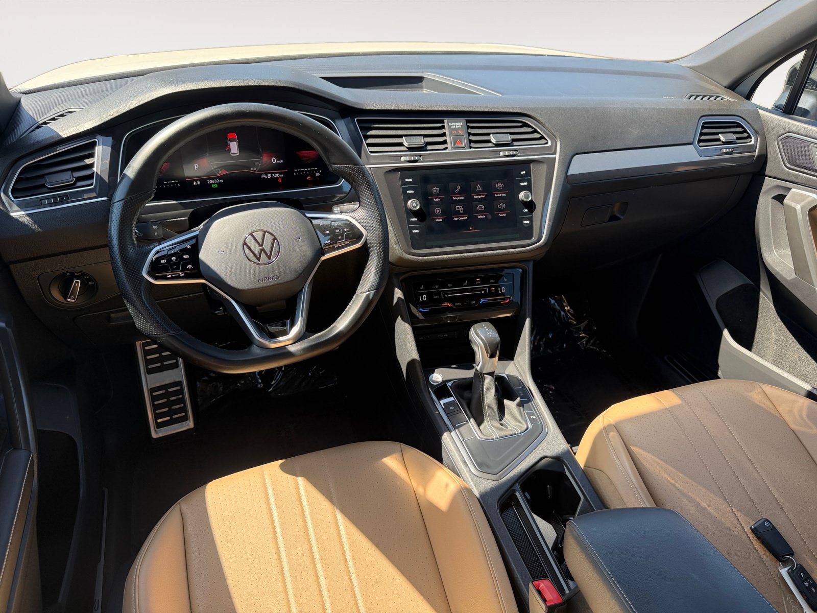 Used 2023 Volkswagen Tiguan SE R-Line FWD image 15