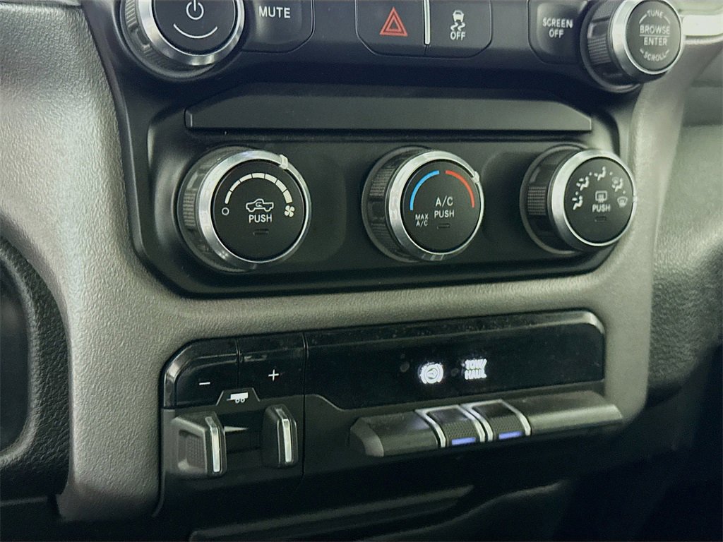 Used 2022 RAM 3500 Big Horn image 8