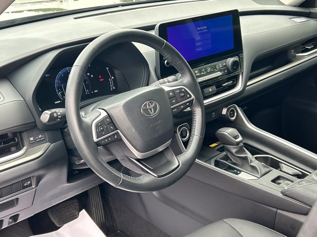 Used 2024 Toyota Grand Highlander AWD image 19