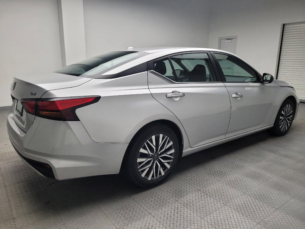 Used 2024 Nissan Altima 2.5 SV image 10