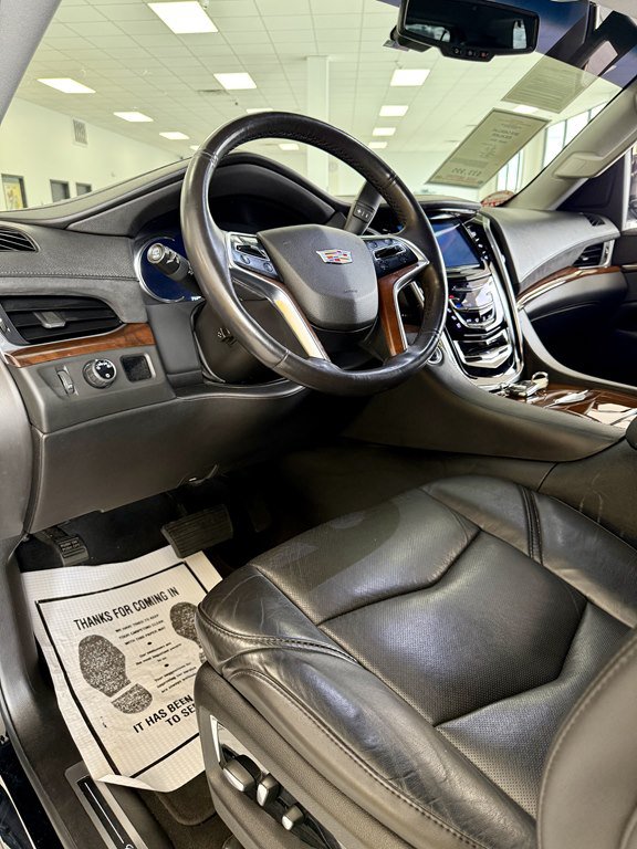 Used 2018 Cadillac Escalade 2WD image 13