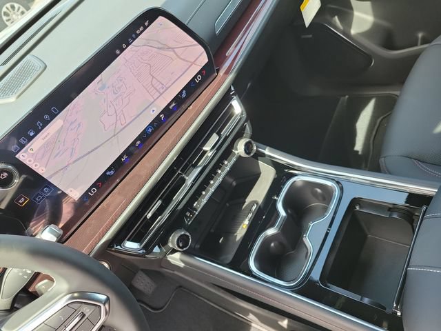 New 2026 Chevrolet Traverse Z71 w/ Enhanced Driving Package AWD/4WD image 36