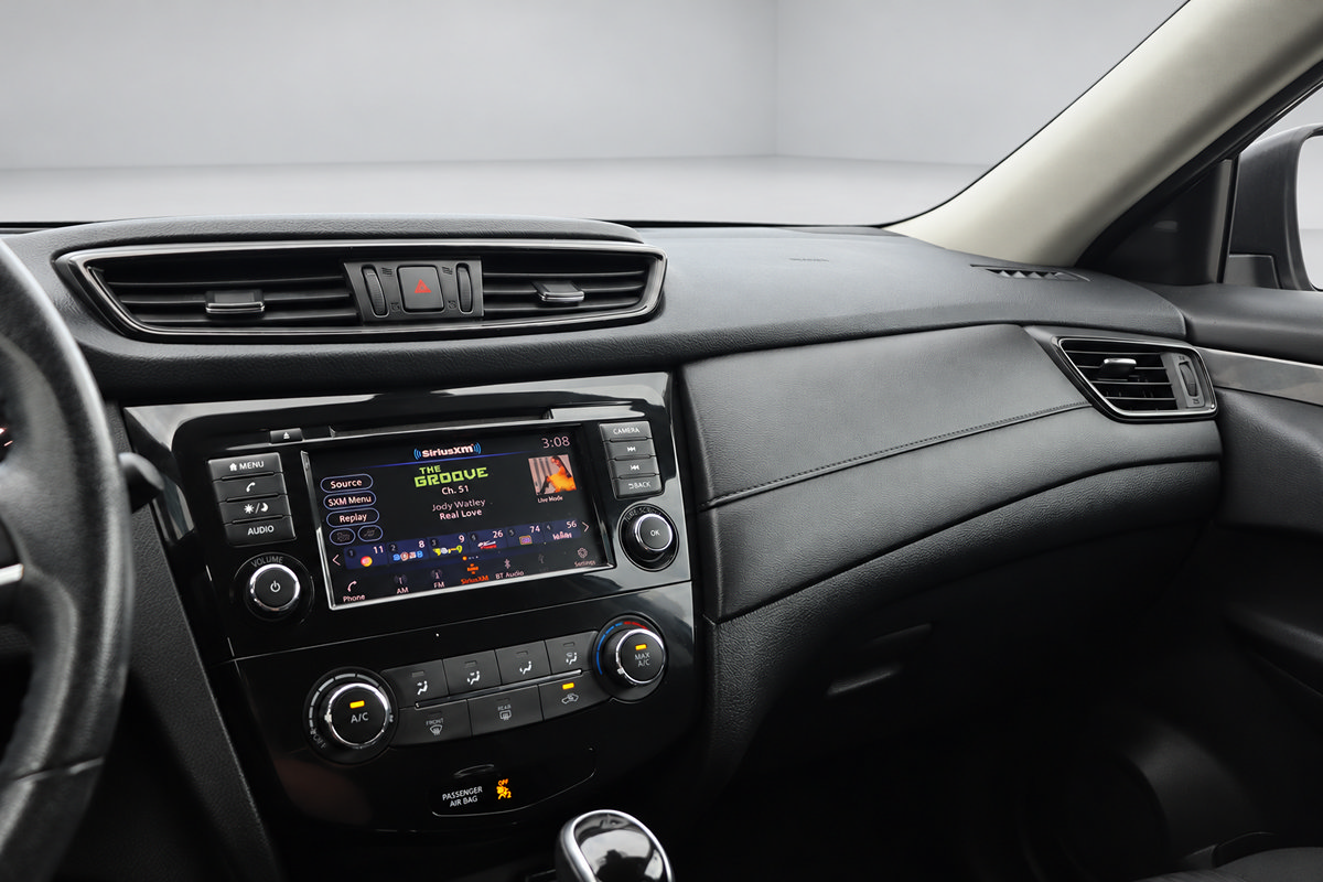 Used 2020 Nissan Rogue S w/ Special Edition Package FWD image 30
