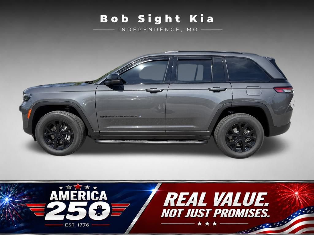 Used 2025 Jeep Grand Cherokee 4WD image 6