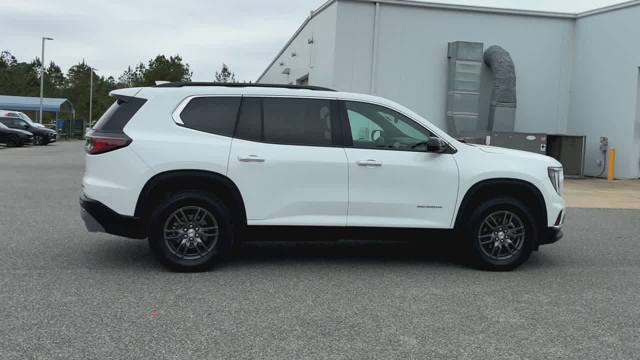 Used 2025 GMC Acadia Elevation image 9