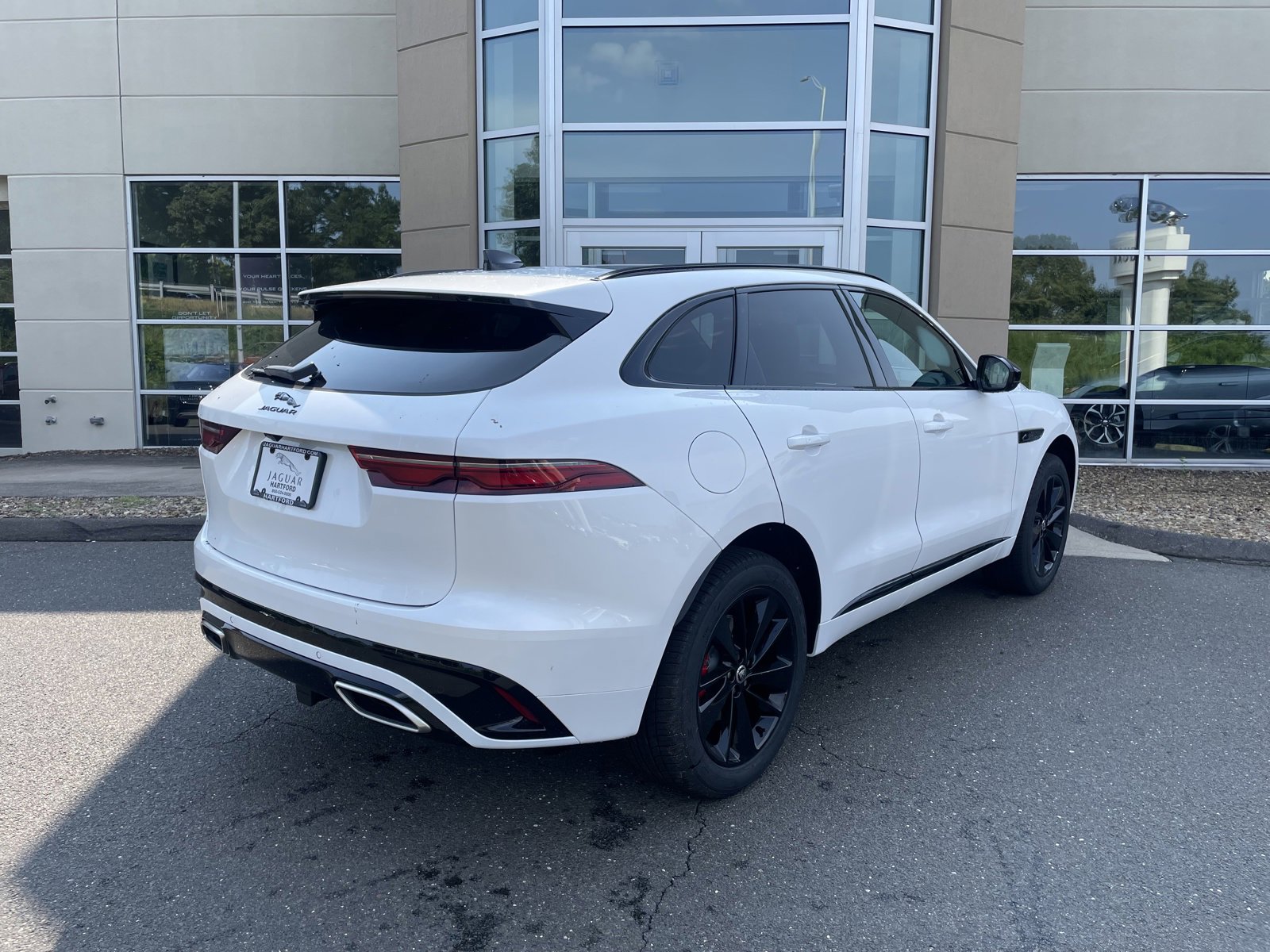 New 2025 Jaguar F-PACE R-Dynamic S image 9