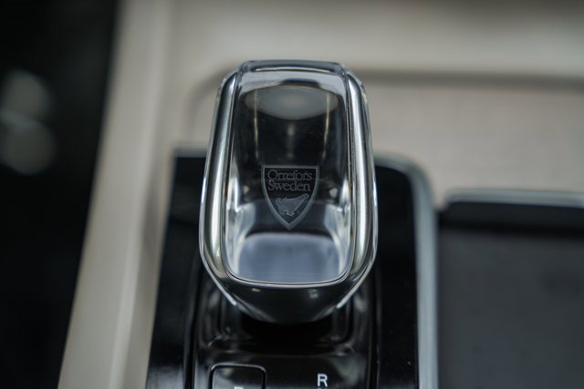 Used 2022 Volvo XC60 T8 Inscription w/ Advanced Package image 24