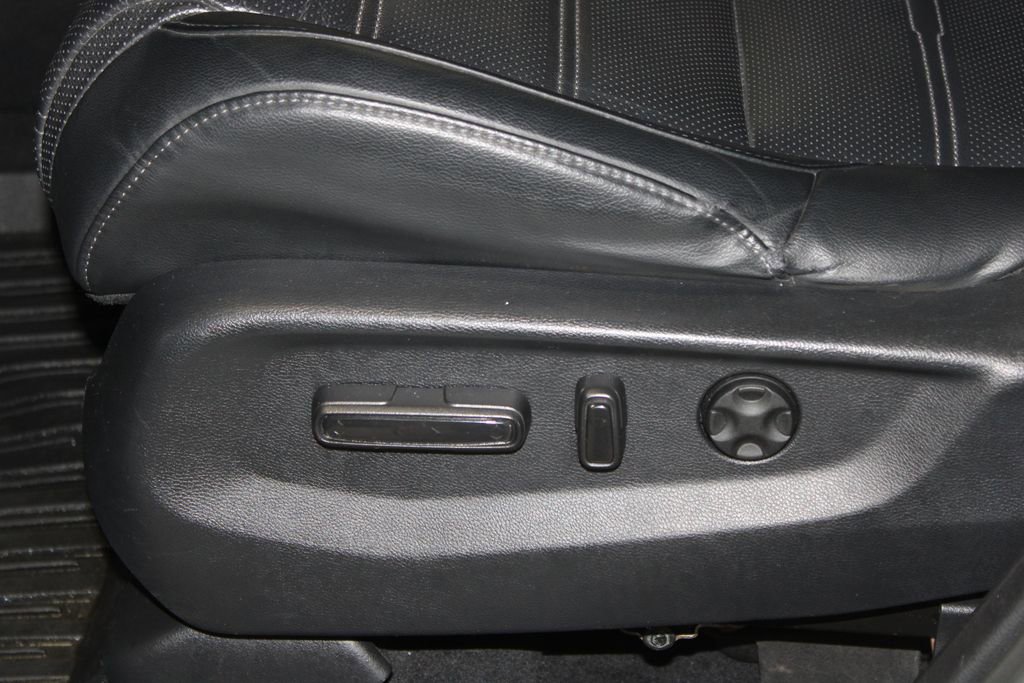 Used 2022 Honda CR-V EX-L image 13