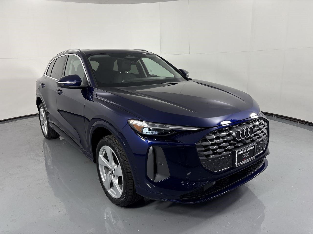 New 2025 Audi Q5 Premium Plus w/ Premium Plus AWD/4WD image 3