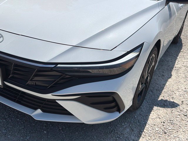 New 2026 Hyundai Elantra SEL Sport FWD image 11