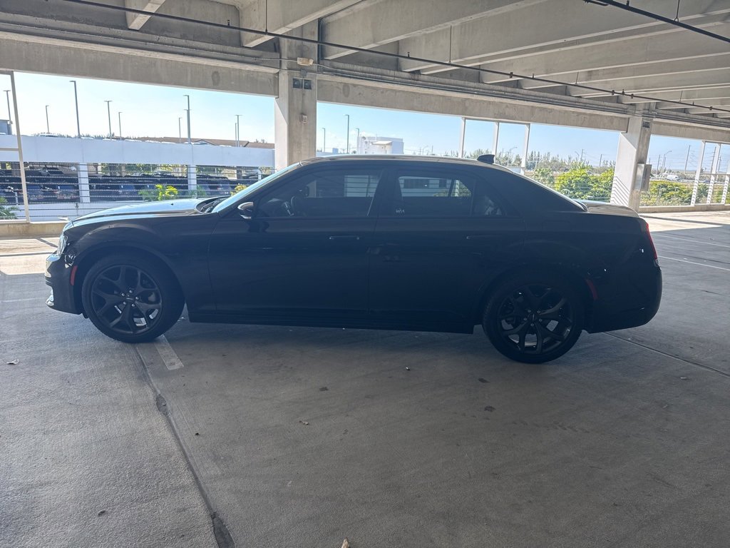 Used 2023 Chrysler 300 Touring L image 8