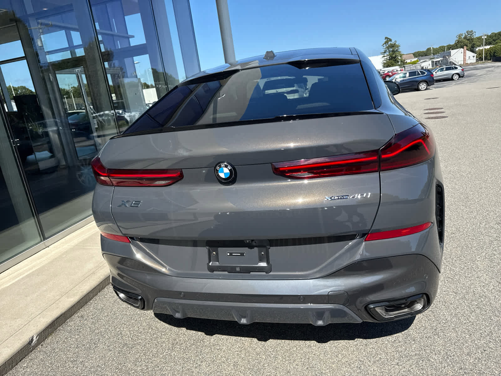 New 2026 BMW X6 xDrive40i w/ Climate Comfort Package image 5