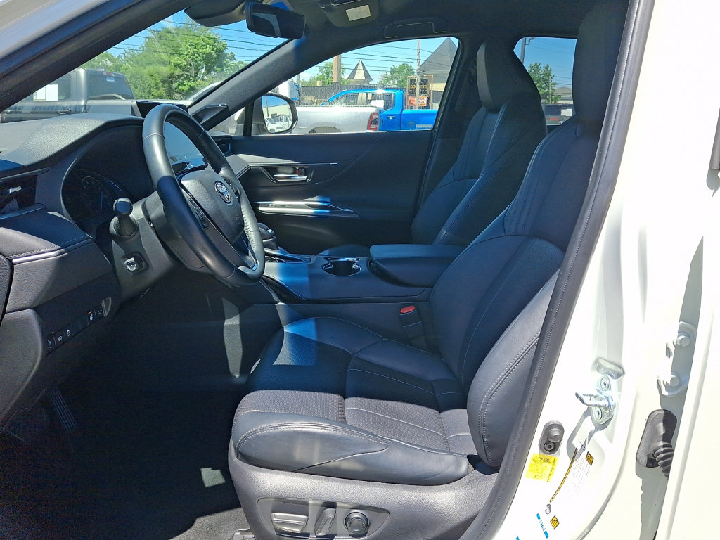 Used 2021 Toyota Venza XLE w/ Softex Package AWD/4WD image 24