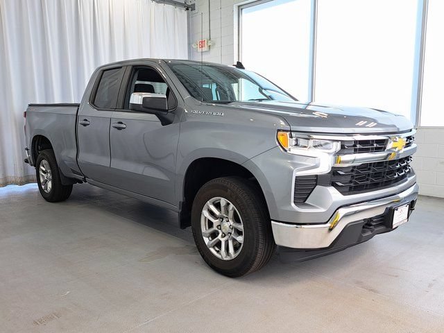 Used 2023 Chevrolet Silverado 1500 LT AWD/4WD image 5
