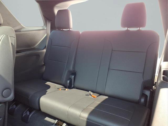 Used 2023 Chevrolet Traverse Premier image 24