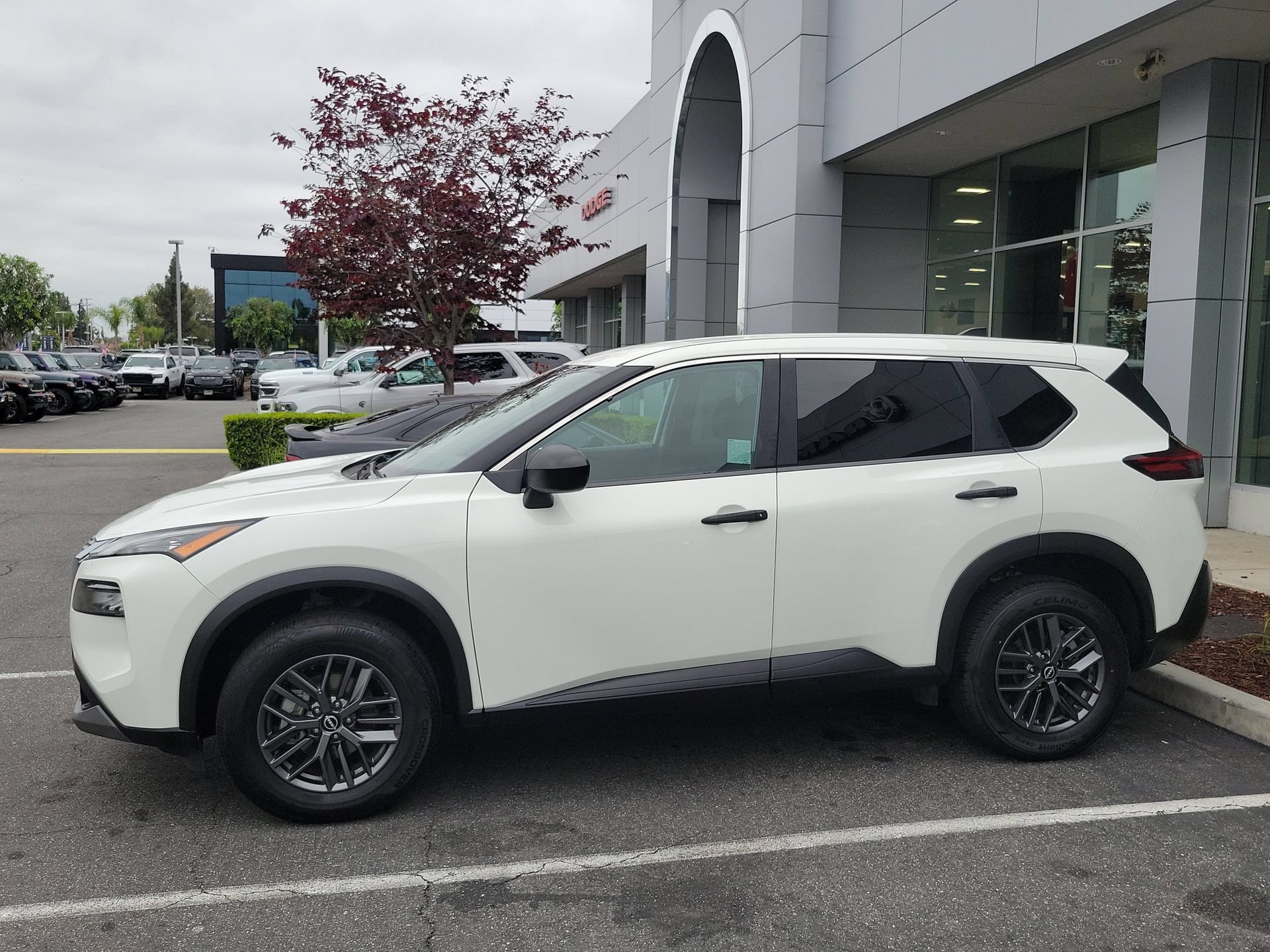 Used 2023 Nissan Rogue S FWD image 27