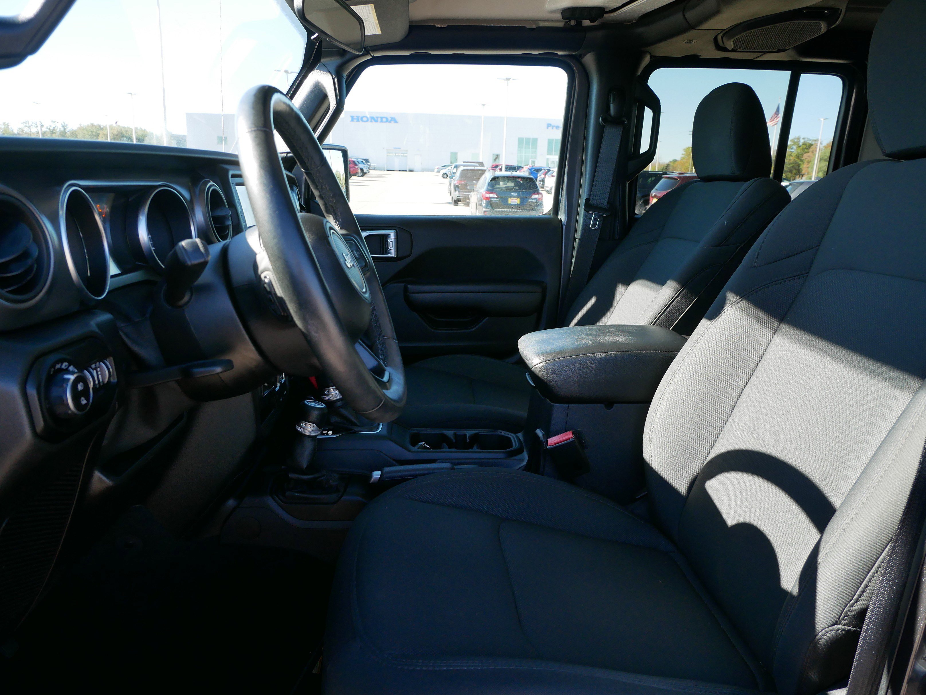 Used 2021 Jeep Gladiator Willys image 32
