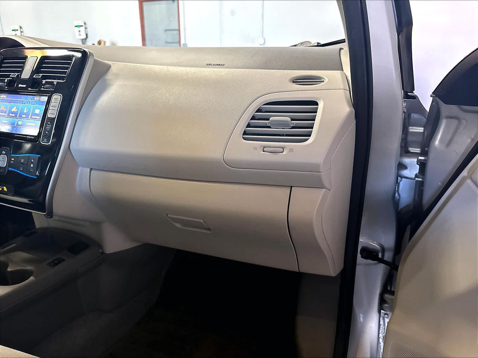 Used 2015 Nissan Leaf SV w/ LED & Quick Charge Package FWD image 17