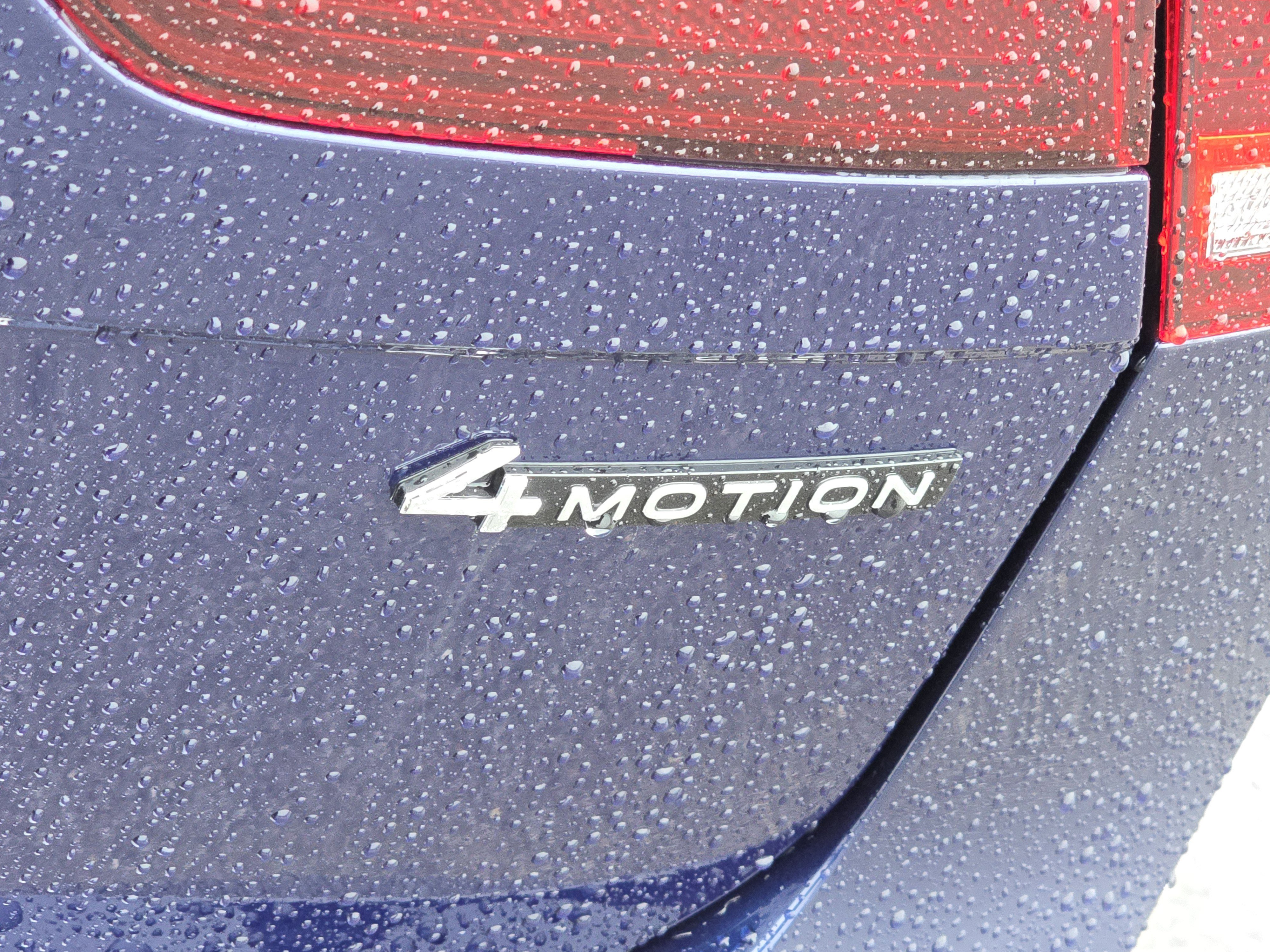 Certified 2022 Volkswagen Tiguan SEL R-Line image 17