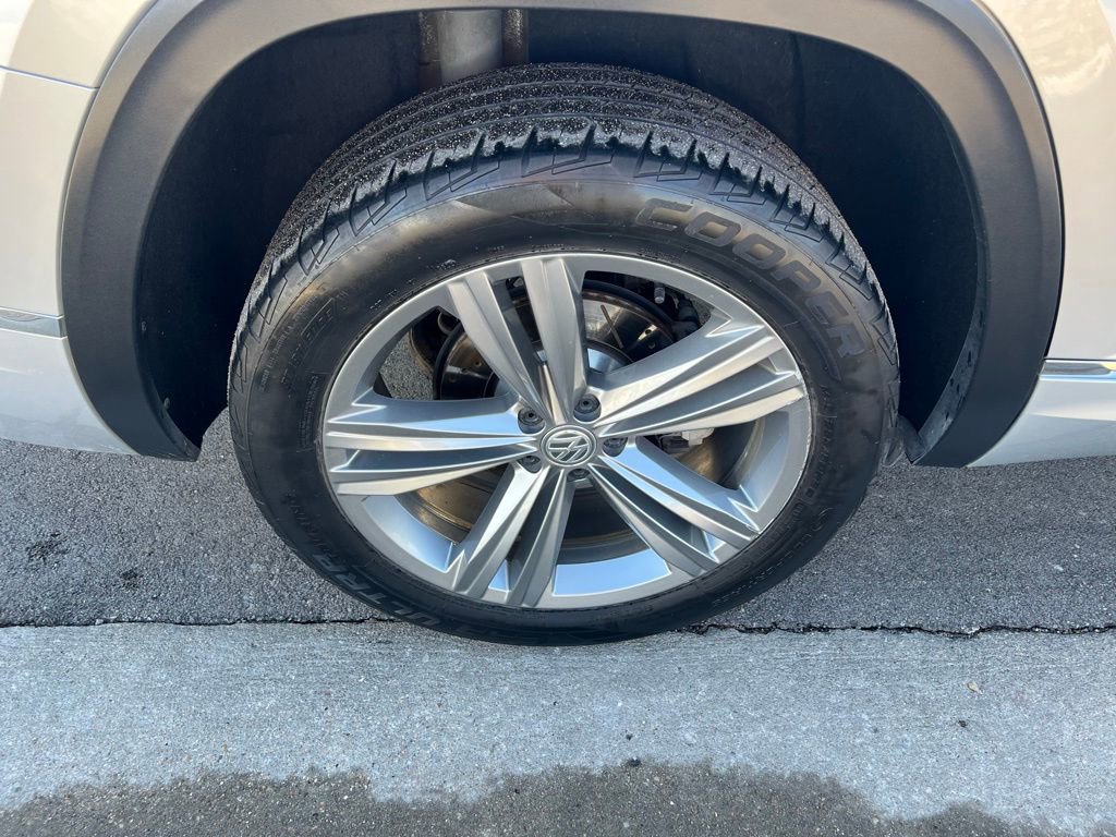 Used 2018 Volkswagen Atlas SEL w/ R-Line Package image 10