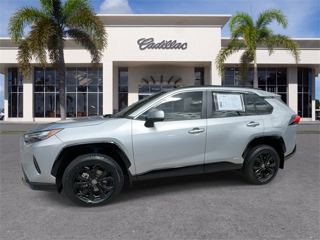 Used 2024 Toyota RAV4 SE image 7