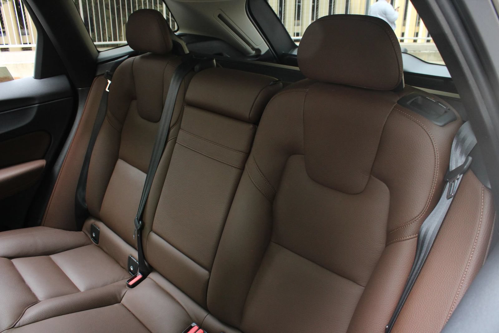 Used 2019 Volvo XC60 T5 Momentum w/ Multimedia Package AWD/4WD image 18