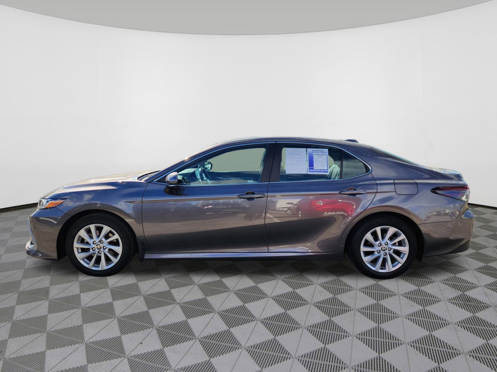 Used 2023 Toyota Camry LE image 5