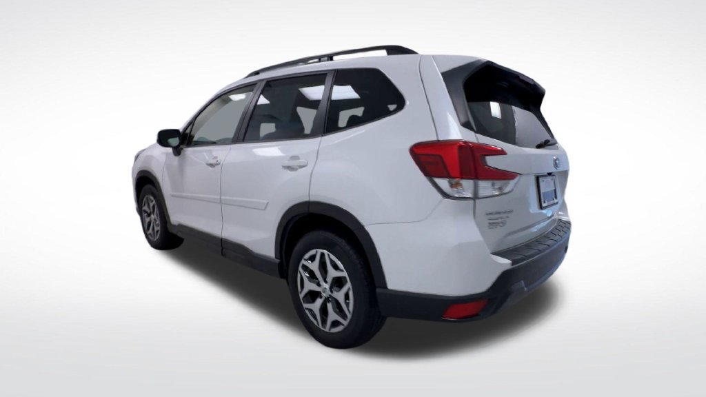 Used 2021 Subaru Forester Premium AWD/4WD image 6