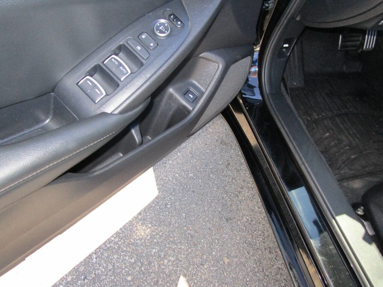 Used 2022 Honda Accord Sport image 6