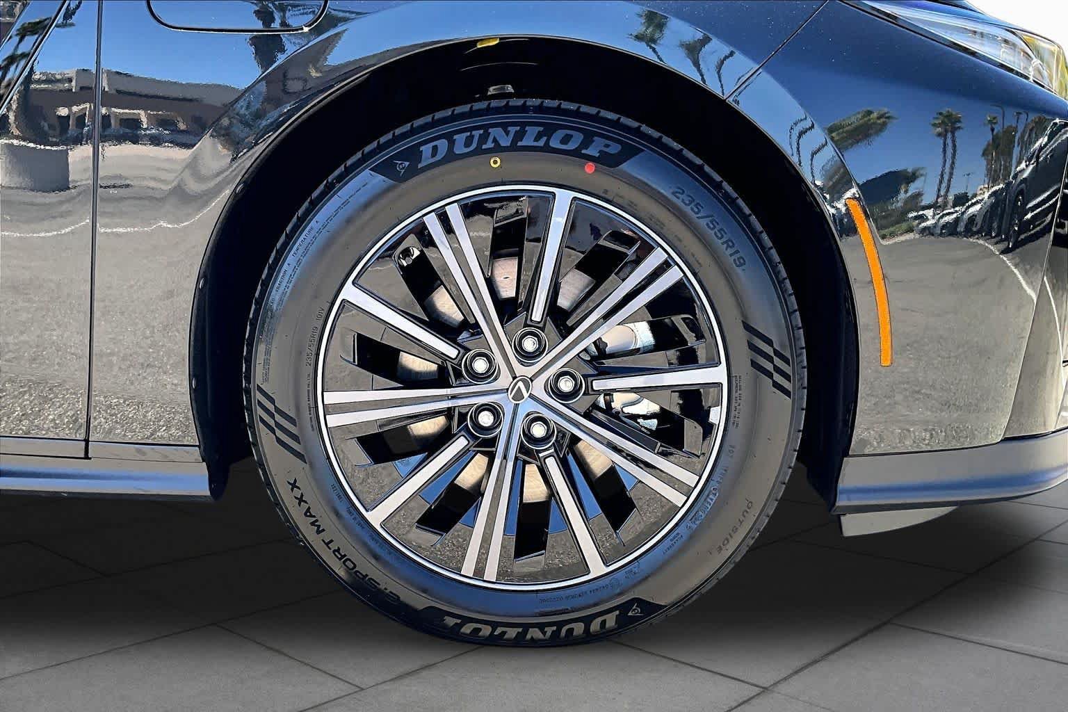 New 2026 Lexus ES 350e FWD image 9