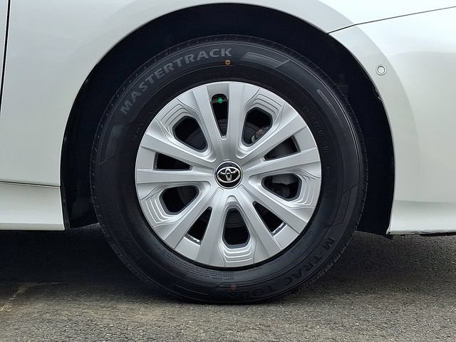 Used 2022 Toyota Prius LE FWD image 8