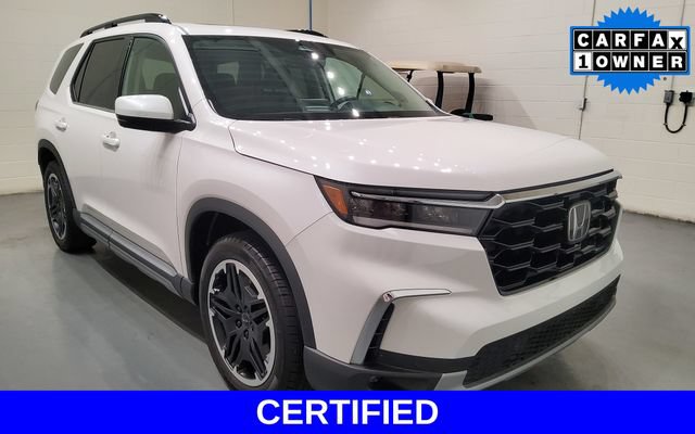 Certified 2025 Honda Pilot Touring image 1