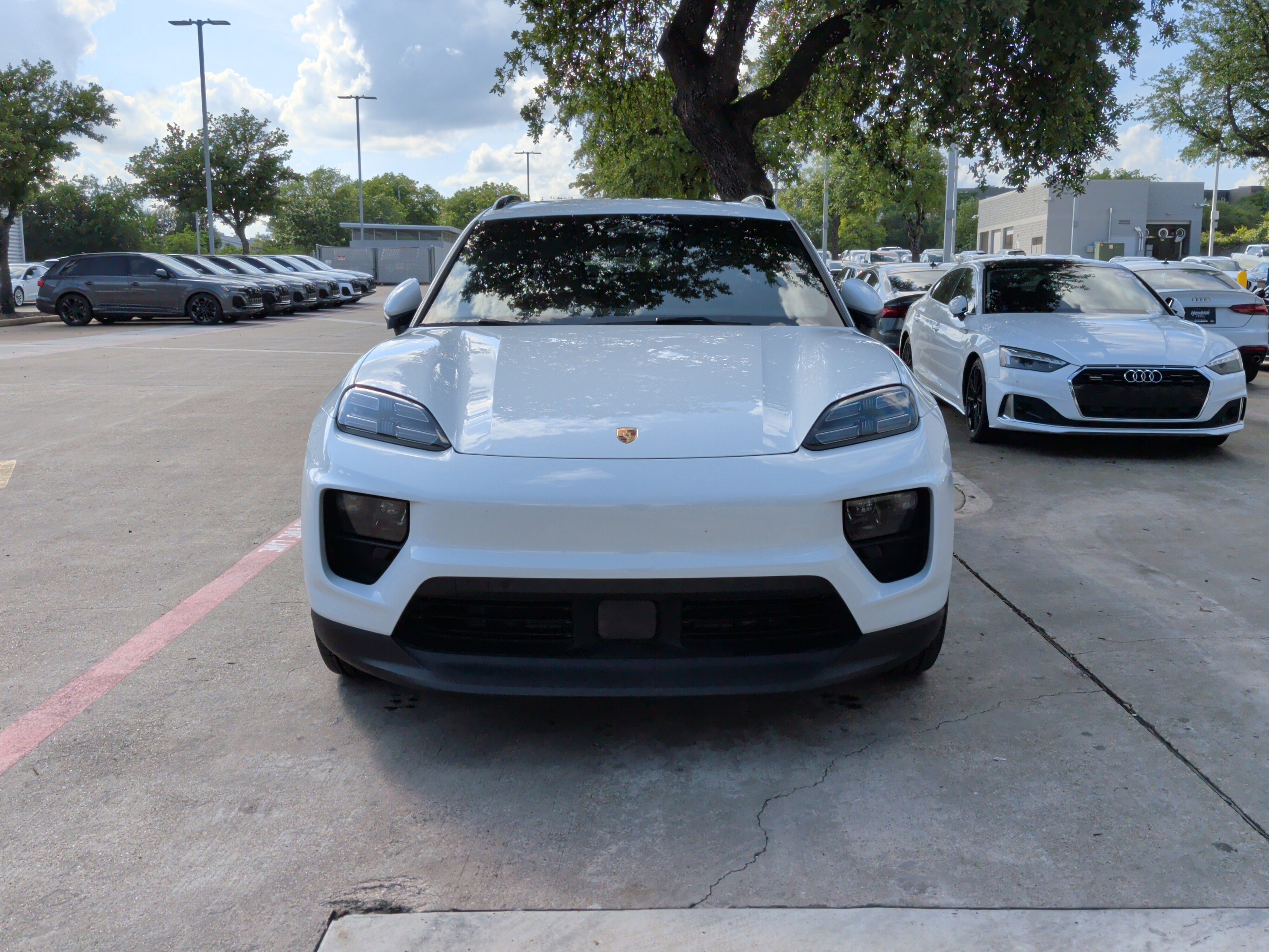 Used 2024 Porsche Macan 4 Electric AWD/4WD image 3