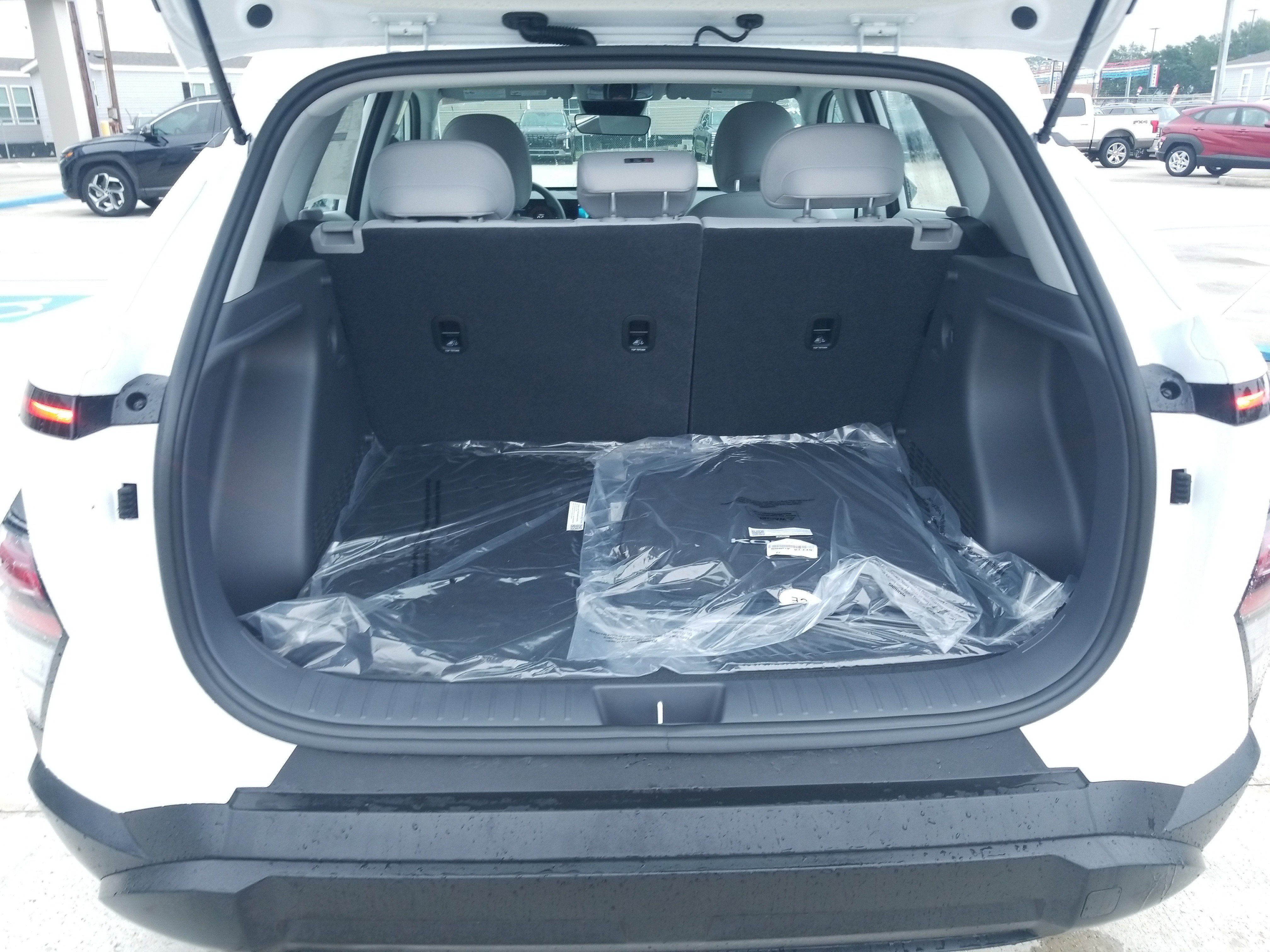 New 2026 Hyundai Kona SE FWD image 13