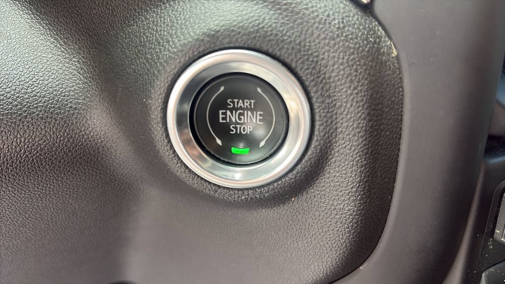 Used 2021 Chevrolet Silverado 1500 LT AWD/4WD image 22