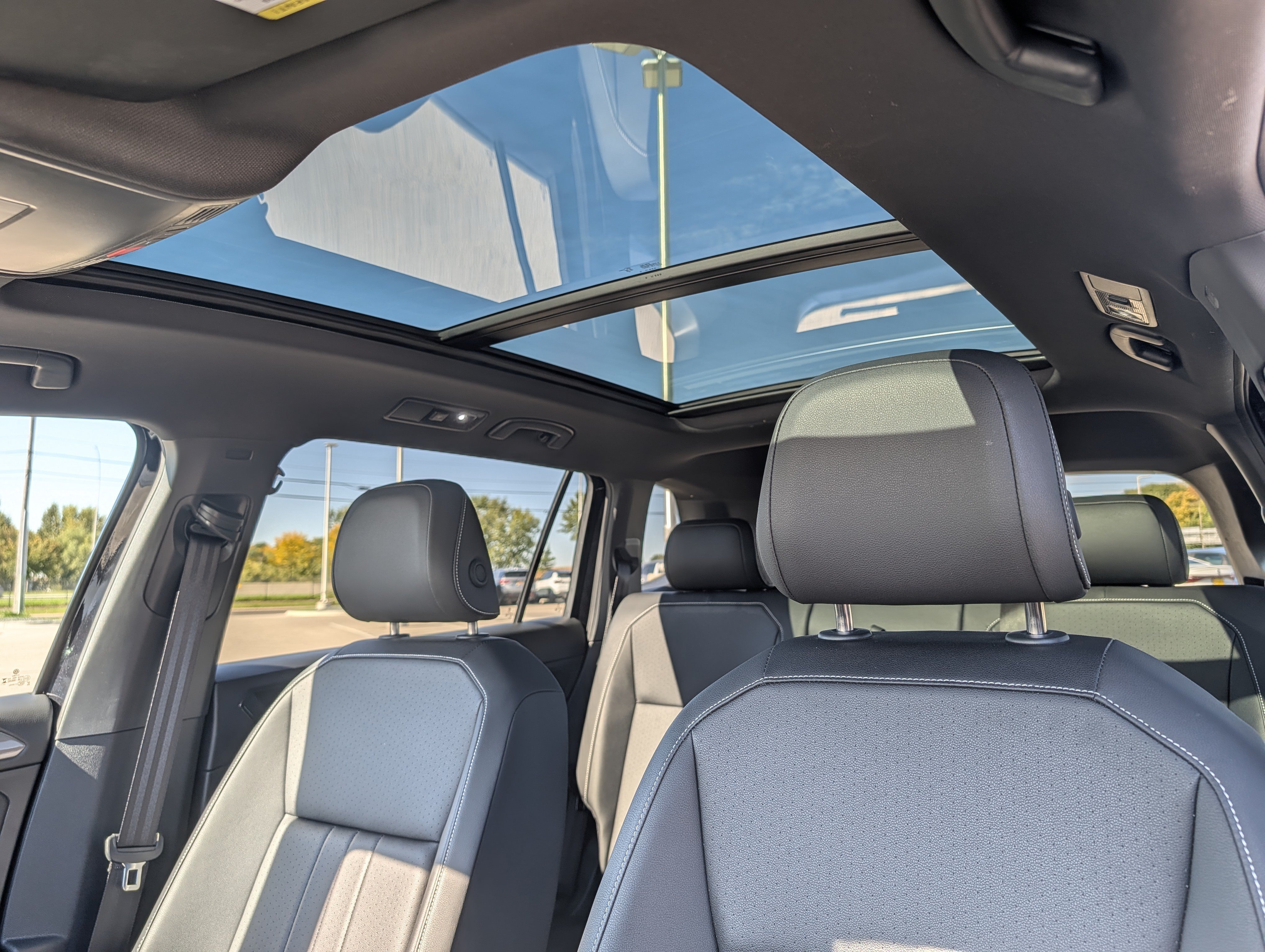 Certified 2024 Volkswagen Tiguan SE R-Line w/ MDO Package, Two-Row AWD/4WD image 20