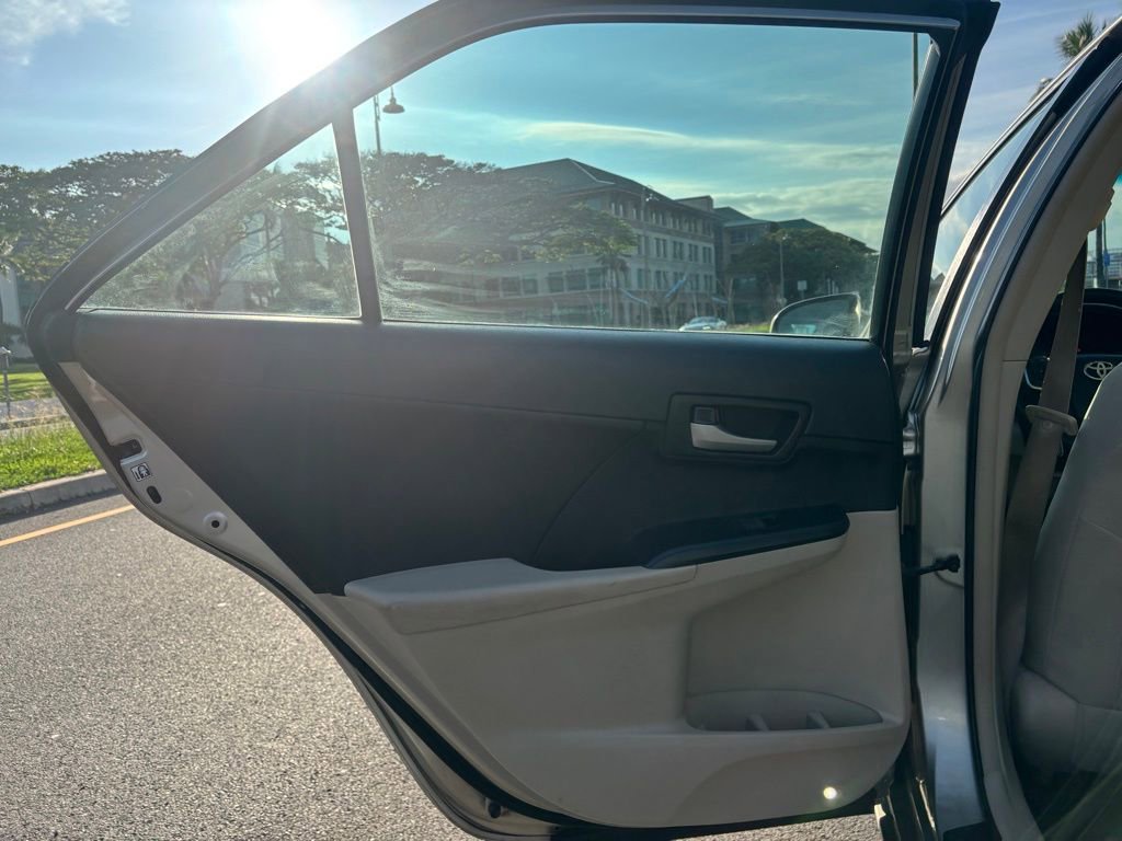 Used 2014 Toyota Camry SE image 16
