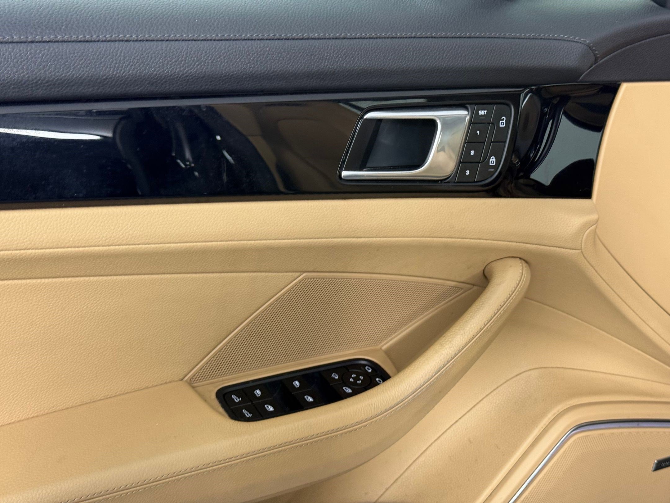 Used 2023 Porsche Panamera Platinum Edition image 15