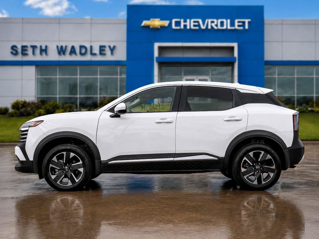 Used 2025 Nissan Kicks SV AWD/4WD image 4