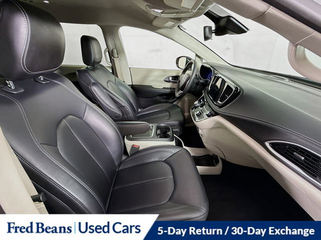 Used 2024 Chrysler Pacifica Limited FWD image 36