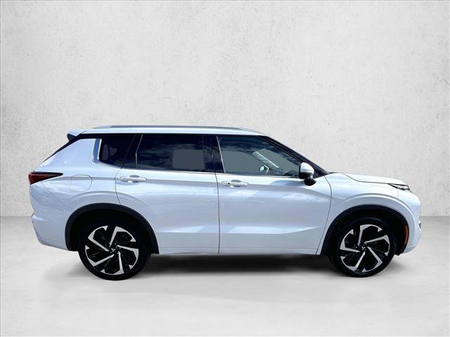Used 2023 Mitsubishi Outlander SEL FWD image 5