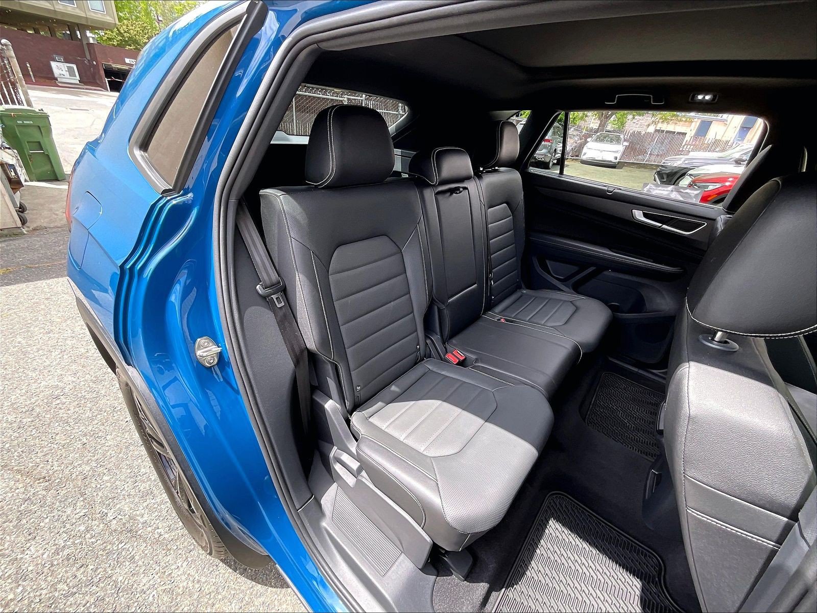Certified 2025 Volkswagen Atlas Cross Sport SEL R-Line AWD/4WD image 26